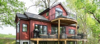 Country Elegance overlooking the Shenandoah River
