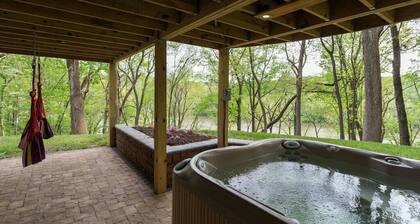 Country Elegance overlooking the Shenandoah River