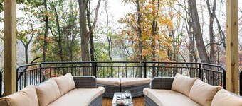 Country Elegance overlooking the Shenandoah River