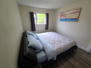3 bedrooms, iron/ironing board, travel cot, free WiFi
