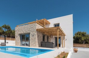 Piscina all'aperto, una piscina riscaldata