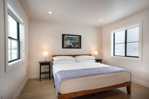 4 bedrooms, free WiFi, bed sheets, wheelchair access - Pet Friendly! The Jewel View Cottages Unit 8 (Bigfork)