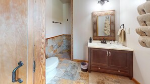 Shower, hair dryer, towels, soap - Lake View 2 Bedroom Cabin w/ Living Area and Walk in Shower (Ingram)