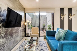 주니어 아파트 | 거실 공간 | 평면 TV