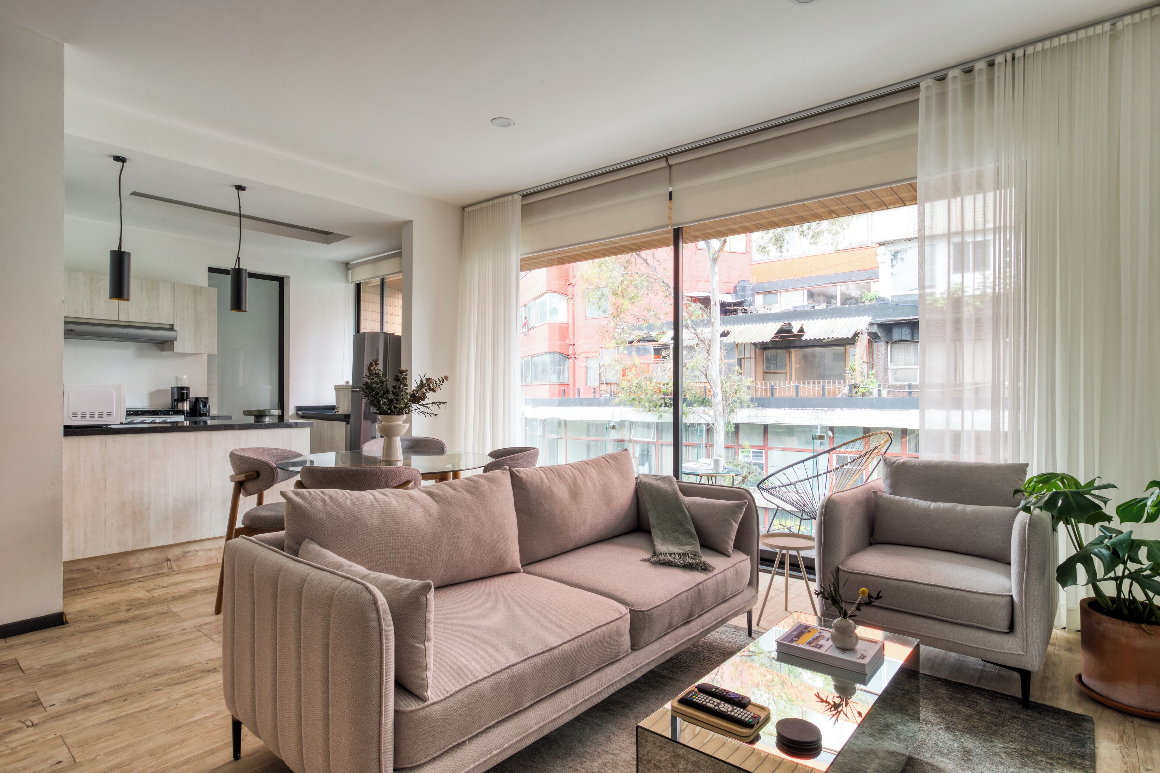 Elite Apartment | Living area | Flat-screen TV