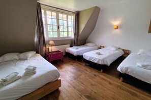 3 makuuhuonetta, silitysrauta/-lauta, vauvan matkasänky, Wi-Fi