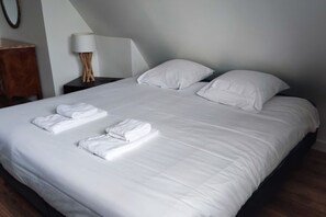 3 bedrooms, iron/ironing board, travel crib, WiFi