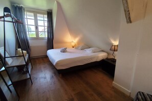 3 chambres, fer et planche à repasser, lit parapluie, Wi-Fi