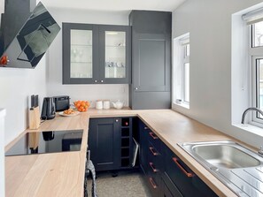 Dishwasher, high chair - 2 bedroom accommodation in Amble (Amble)