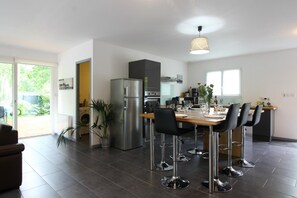 Fridge, oven, stovetop, dishwasher - L'Orée du Lac - LA-TESTE-DE-BUCH (LA-TESTE-DE-BUCH)