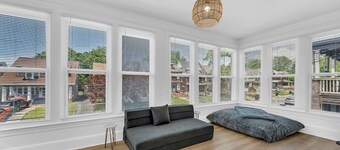 Sunroom~ 500mbps ~record player ~Office ~Keurig