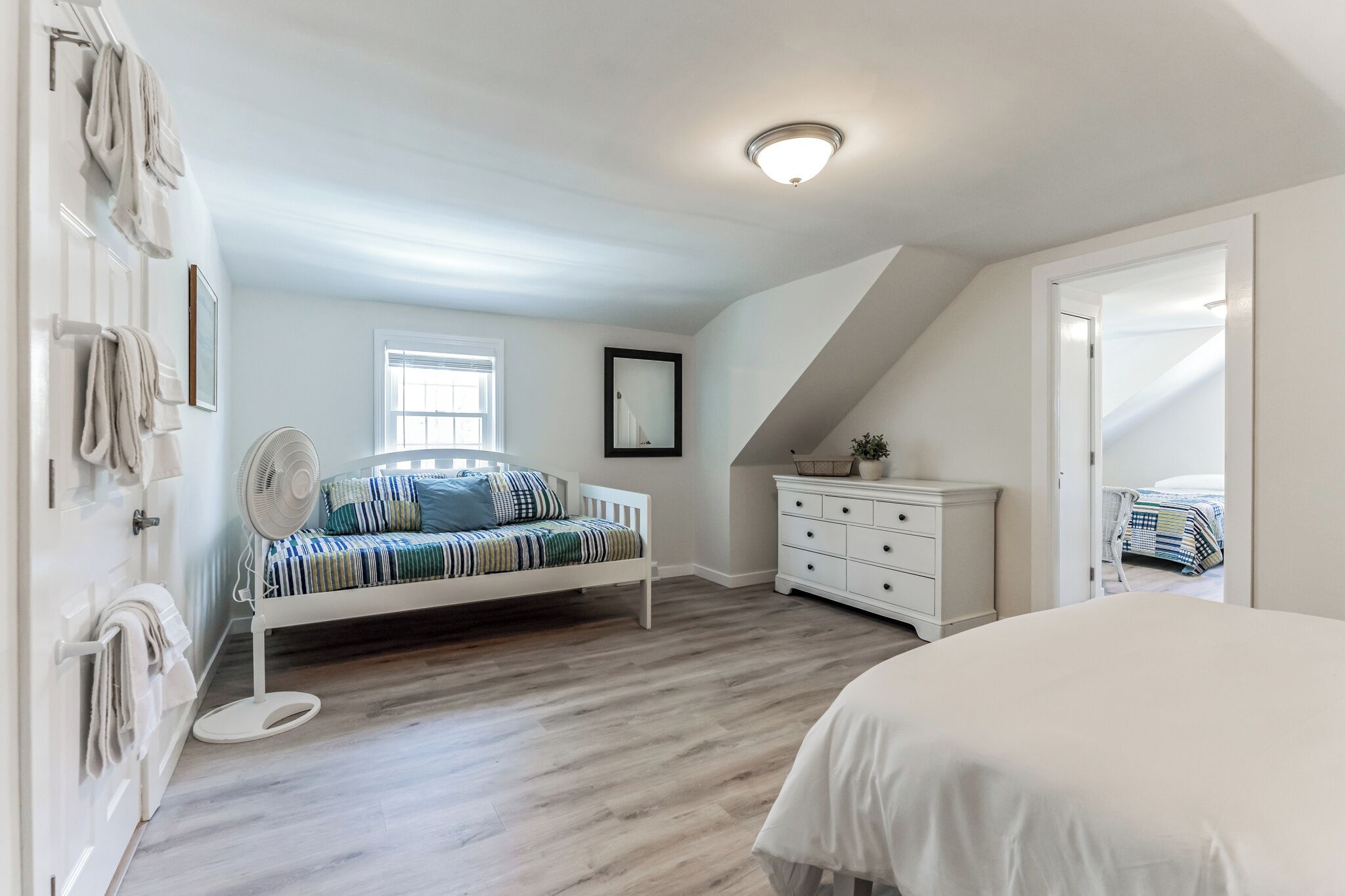 4 habitaciones, tabla de planchar con plancha, cuna de viaje y wifi 