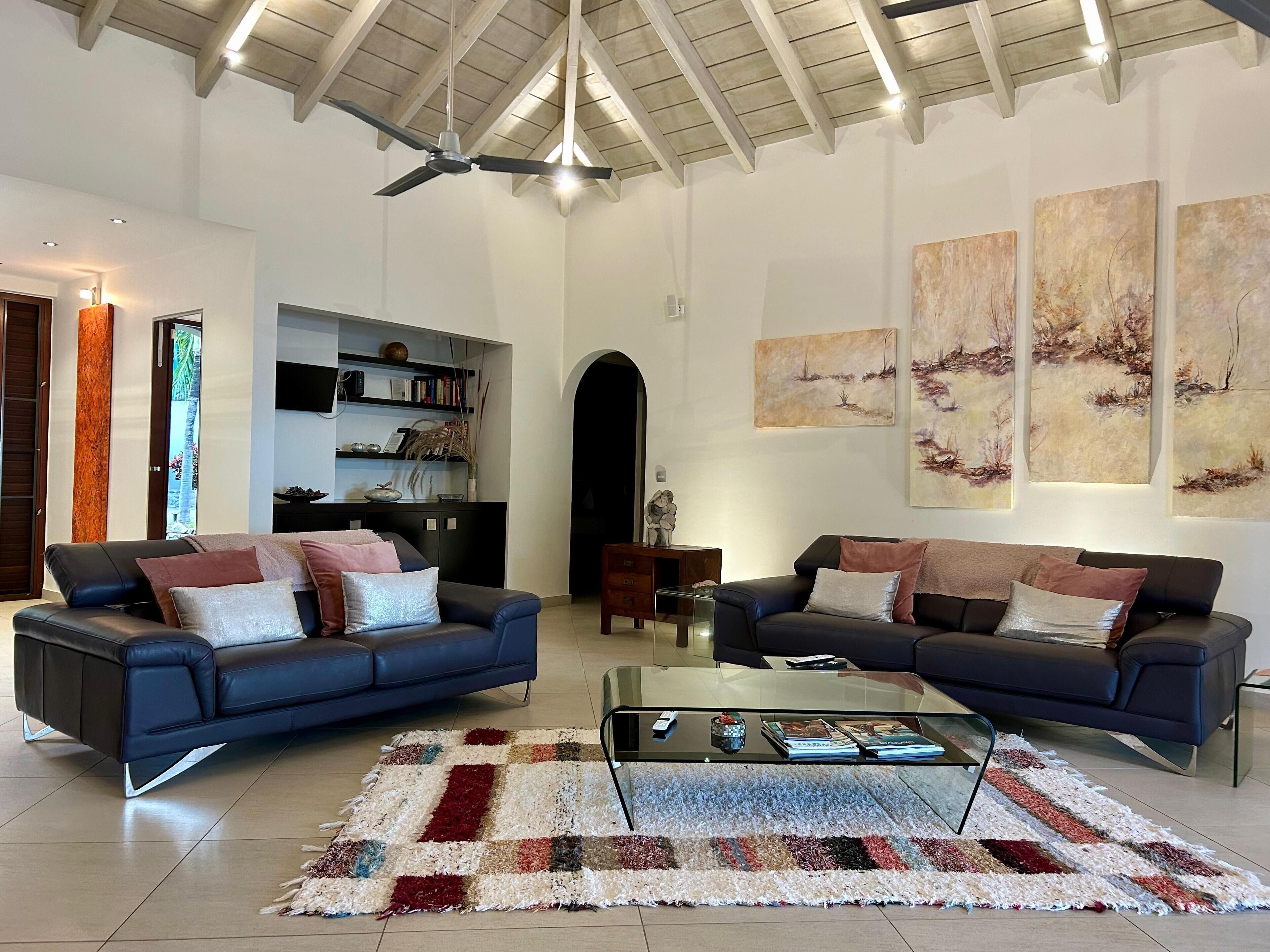 Smart TV, table tennis, stereo