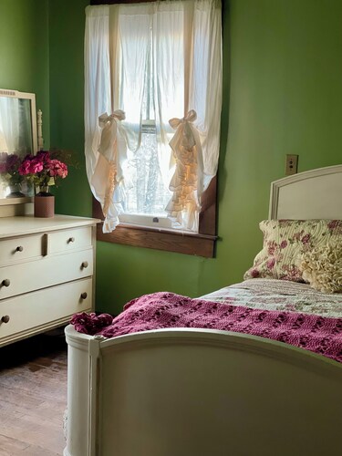 Historic Carriage House Suite