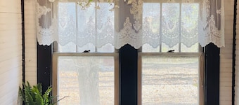 Historic Carriage House Suite