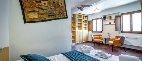 3 室のベッドルーム、アイロン / アイロン台、旅行用ベビーベッド、WiFi (無料)