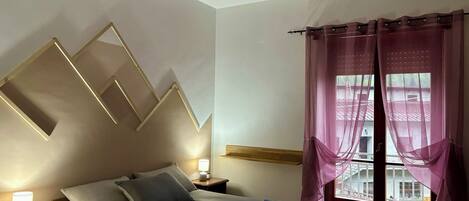 2 bedrooms, WiFi, bed sheets