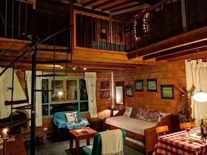 Dining - Cabaña EN Santa Elena, Ideal Para Estadías DE Trabajo "refugio EN LAS Nubes" (Medellín)