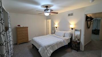 2 habitaciones, tabla de planchar con plancha, wifi y ropa de cama