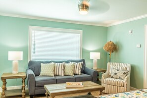 Smart TV - Whale Tale @ Sandcastle West #B21, Community Pool, Beach Access, Sleeps 4 (Panama City)