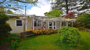 Property grounds - Calamandah House in Blackheath (Blackheath)