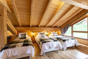 5 bedrooms, iron/ironing board, travel crib, free WiFi