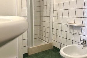 Dusch, bidé och handdukar