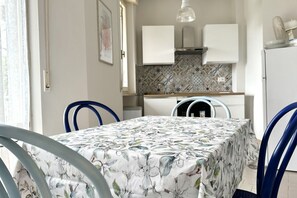 Dining - M385 - Marcelli, new three-room apartment with parking space (Marcelli)