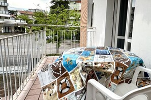 Outdoor dining - M385 - Marcelli, new three-room apartment with parking space (Marcelli)