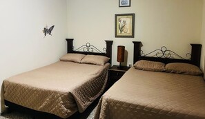 Basic Double Room | Free WiFi - Hostal los Volcanes ciudad de Guatemala (Guatemala City)