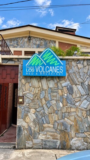 Exterior - Hostal los Volcanes ciudad de Guatemala (Guatemala City)