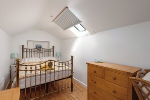 1 bedroom, iron/ironing board, free WiFi, bed sheets - The Old Coach House (Broadstairs)