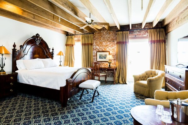 1 bedroom, desk, iron/ironing board, WiFi