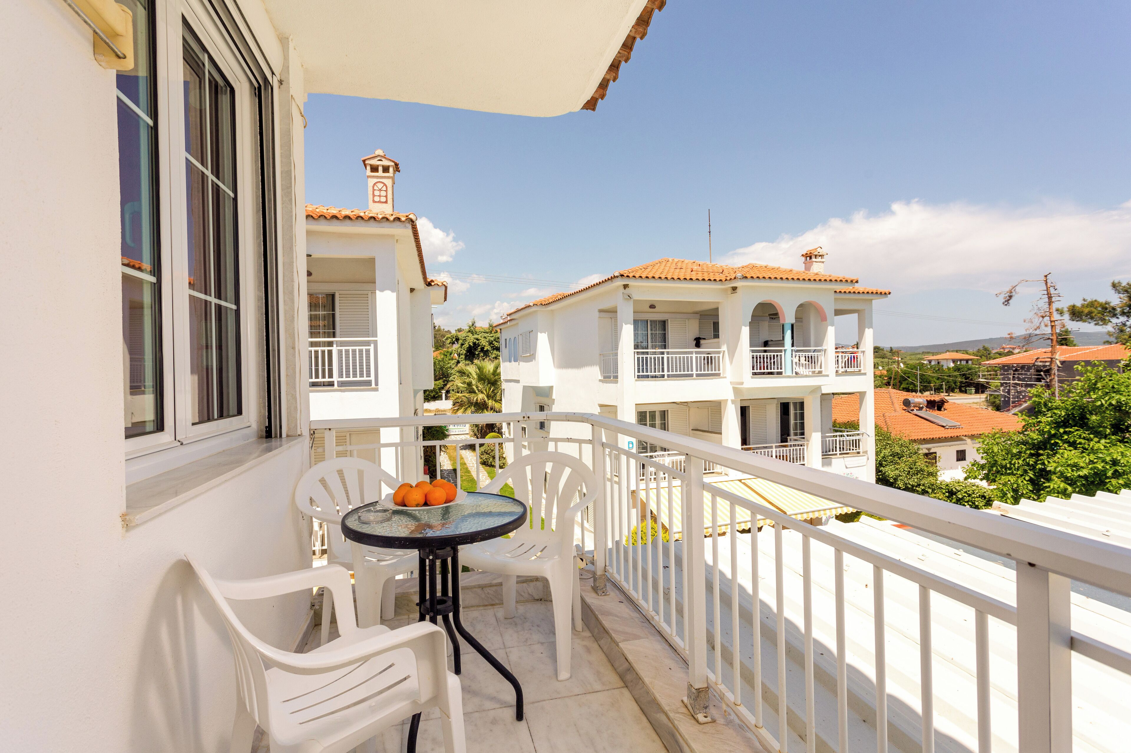 Deluxe suite, balkon, uitzicht op zwembad | Uitzicht vanaf balkon