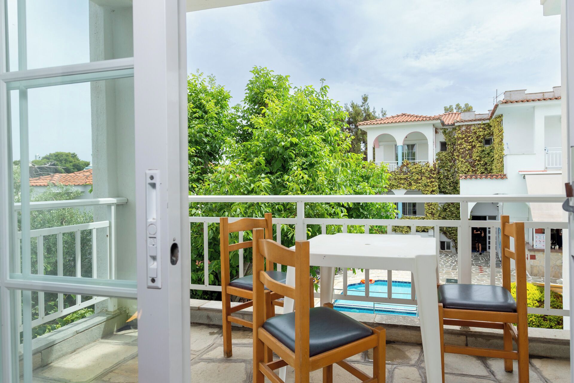 Departamento superior, vista al jardín | Vista del balcón