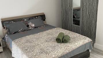 2 bedrooms, iron/ironing board, WiFi, bed sheets