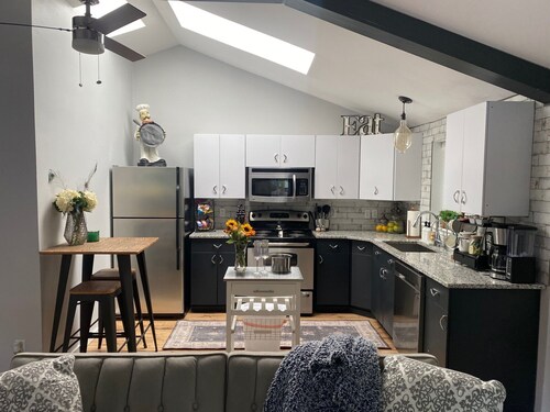 Cozy & Quite Studio Apartment close to the Lake
