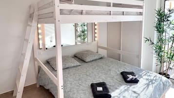 1 bedroom, iron/ironing board, internet, bed sheets