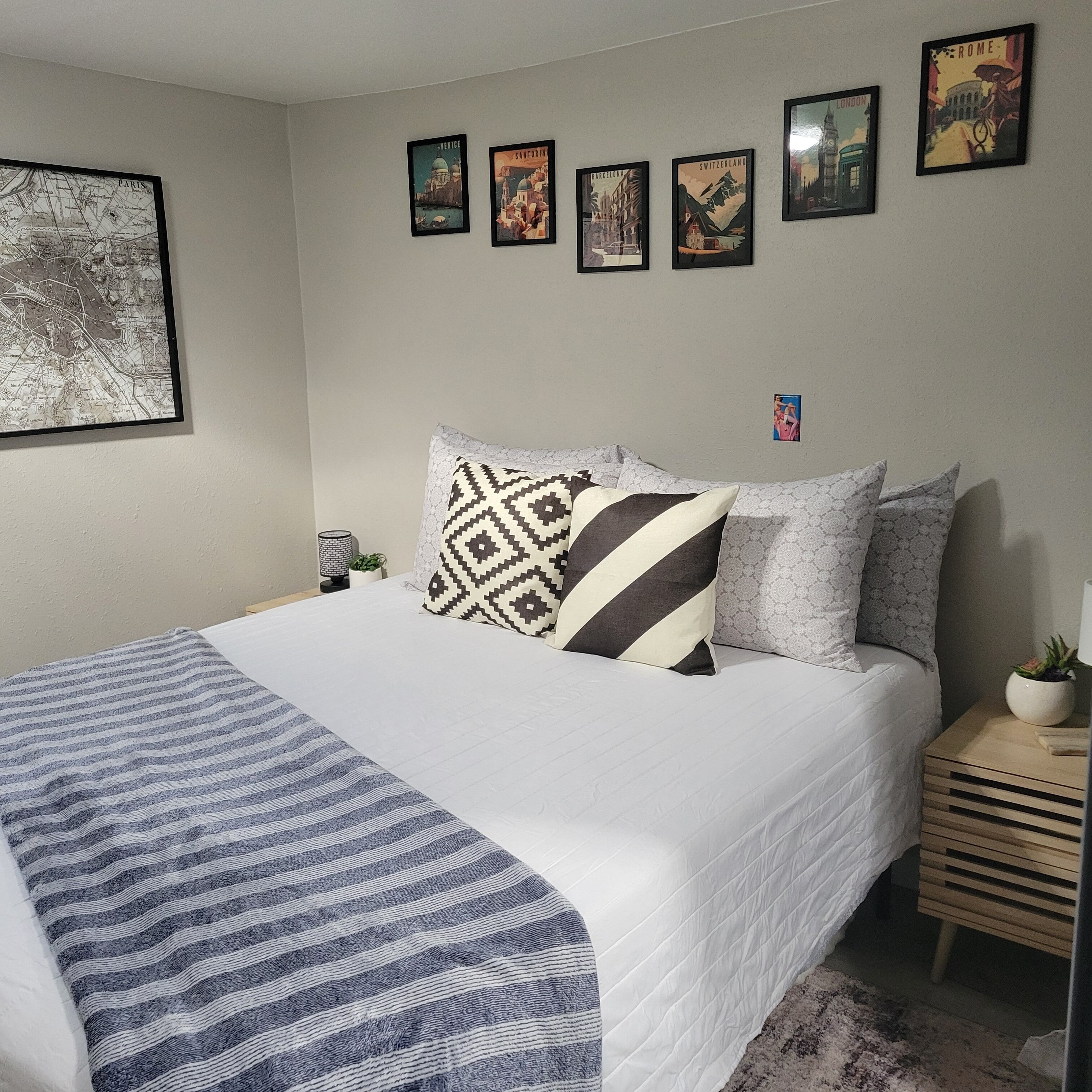 1 bedroom, desk, WiFi, bed sheets