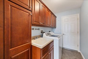 Maison, plusieurs lits, cuisine, vue ville (SVS227-B) | Intérieur