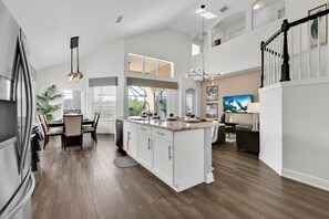 House, Multiple Beds, Pool Access, Pool View (SP8131) | Interior