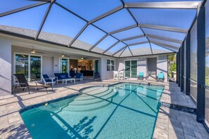 Outdoor pool - Serene Getaway (Port Charlotte)