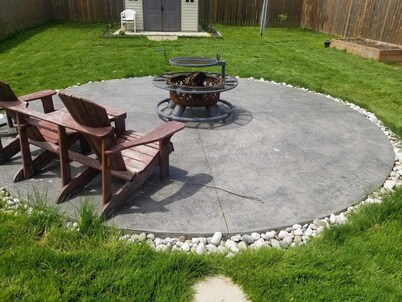 Spacious and Modern Home, 10 mins to Restaurants, Shops and Parks.