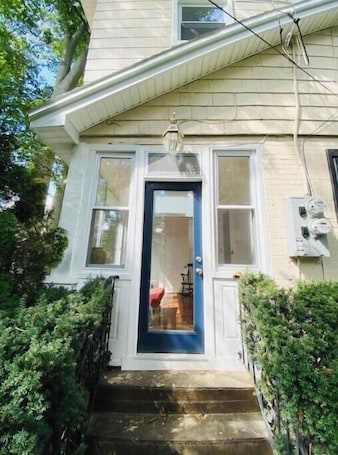 Exterior detail. Mainline Retreat with view 3 bdrm private home