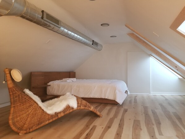 3 chambres, coffres-forts dans les chambres, fer et planche à repasser