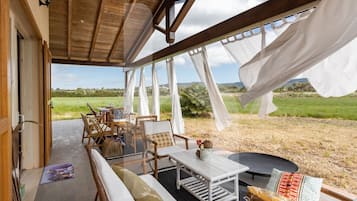 تناول الطعام بالخارج