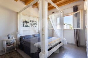 4 slaapkamers, reisbedje, wifi, beddengoed