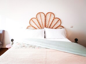3 bedrooms, iron/ironing board, free WiFi, bed sheets - Brand new 3-BR apt 3 minute walk by the Duomo (Firenze)