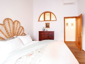 3 chambres, fer et planche à repasser, accès au Wi-Fi (inclus)