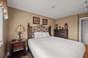 2 多间卧室、熨斗/熨衣板、WiFi、床单